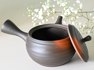Kyusu japonez: ceainicul care schimbă felul în care prepari ceaiul