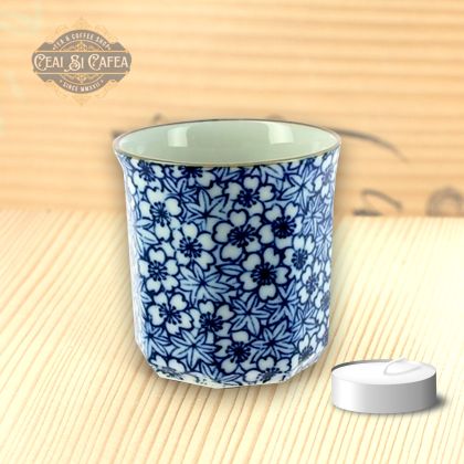 Sakura Momiji Guinomi Mini Cupa Japoneza din Portelan cu Flori de Cires si Frunze de Artar