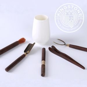 Set ustensile CHAI pentru Gong Fu Cha – 6 piese din lemn, metal și porțelan