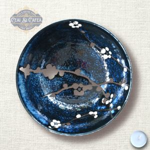 Yozakura Chawan – Bol Japonez din Ceramică Artizanală, Flori de Cireș pe Glazură Albastră